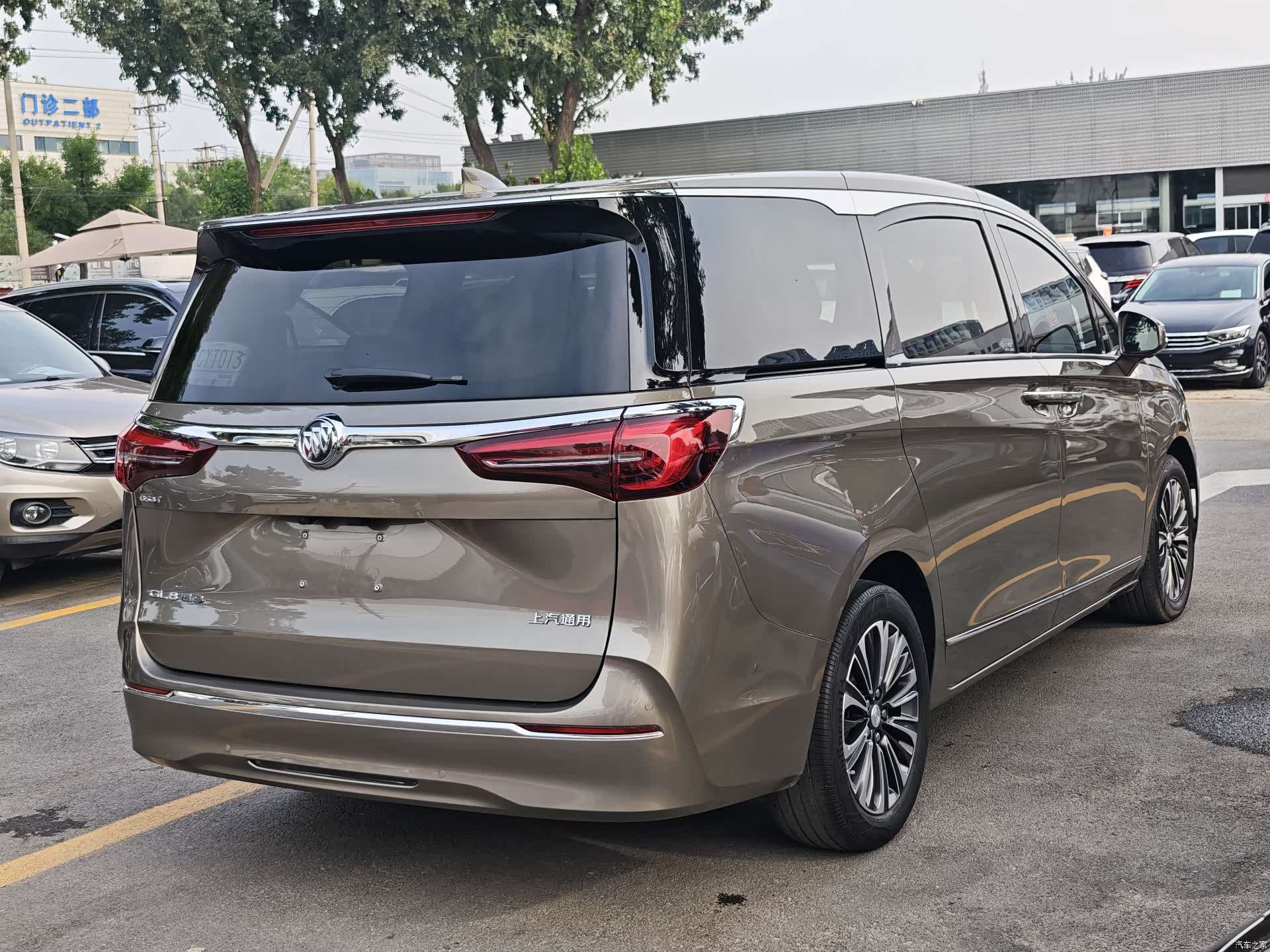 Buick GL8, 2020 4
