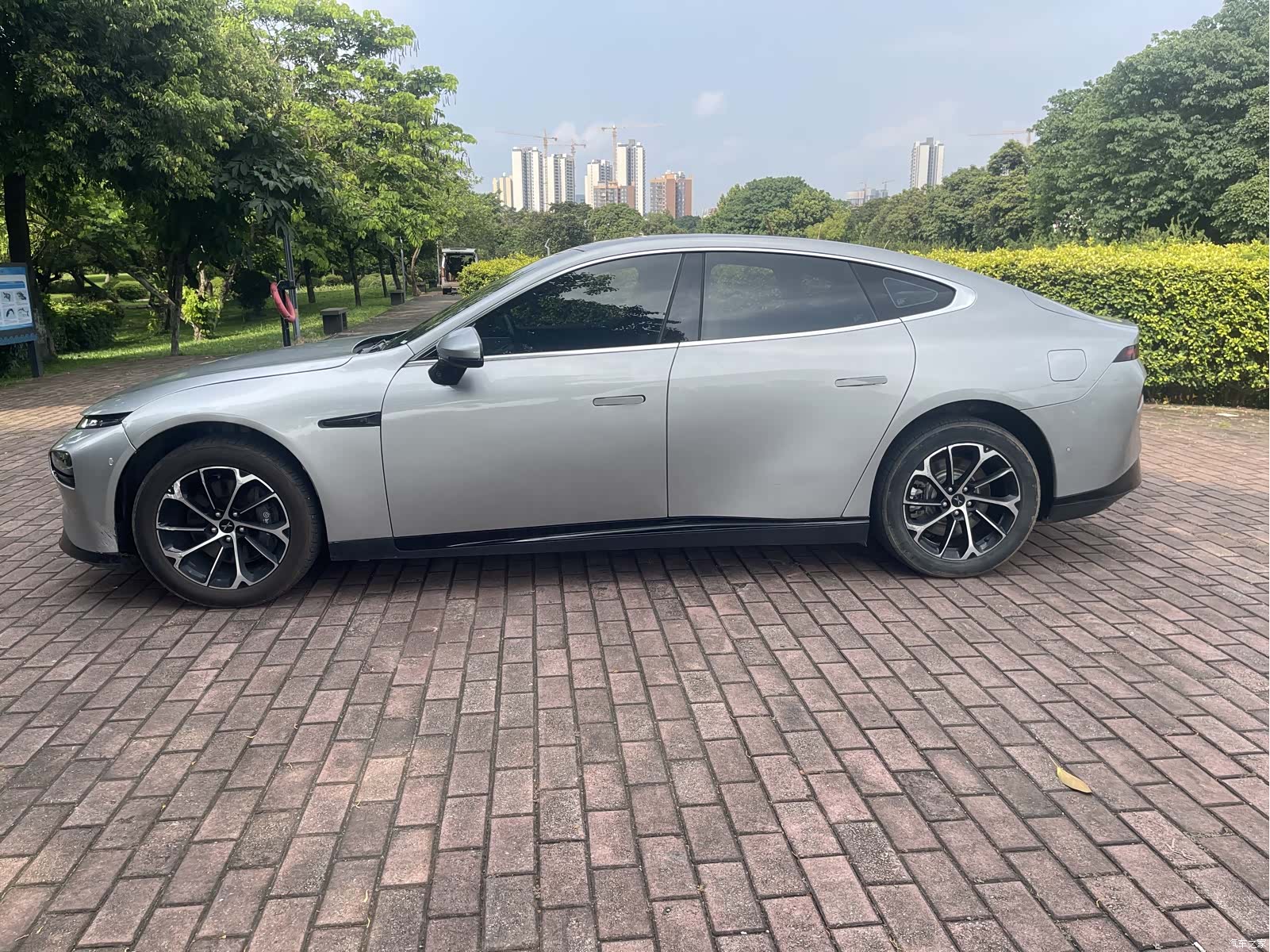 Xpeng P7, 2022 4