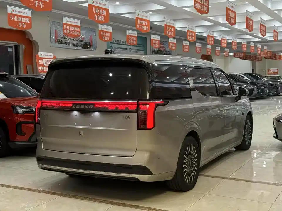 Zeekr 009