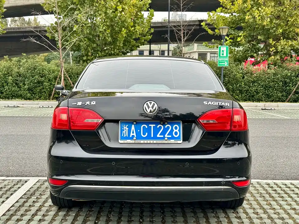 Volkswagen Sagitar
