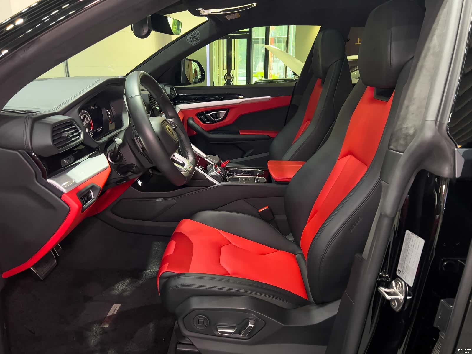 Lamborghini Urus, 2019 14