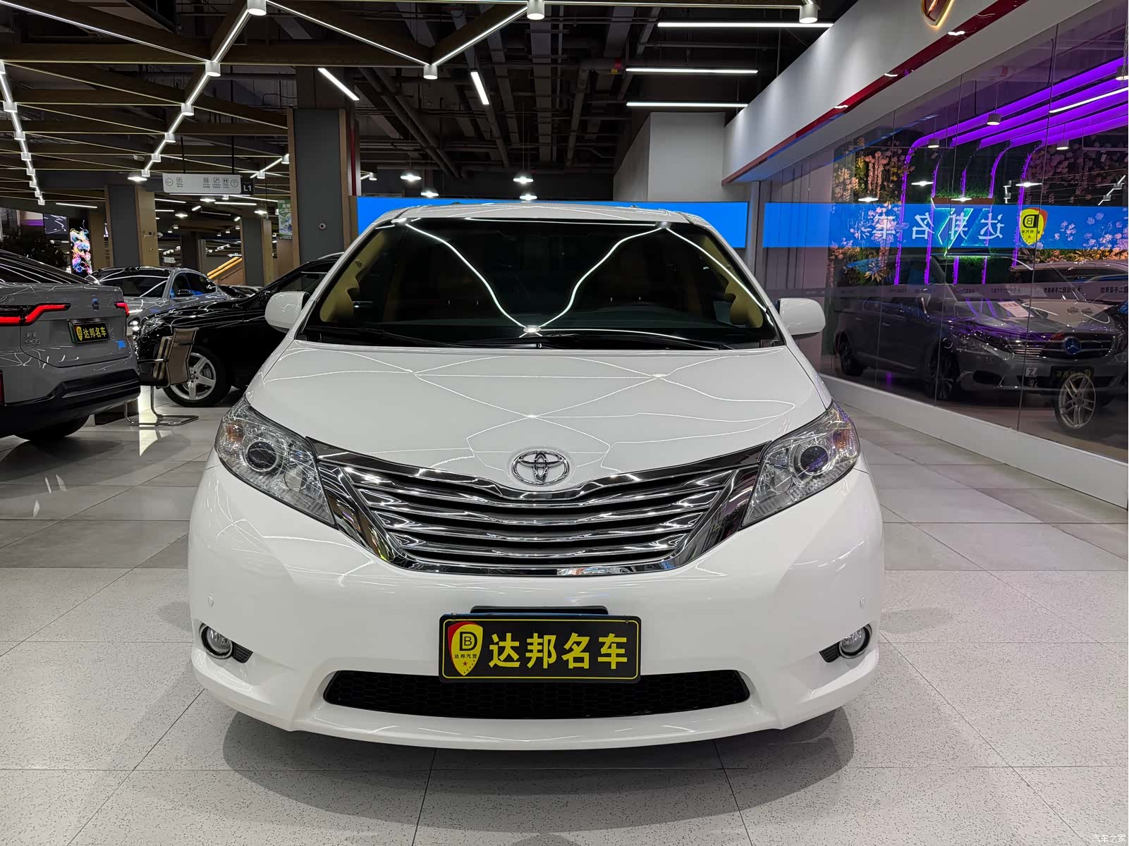 Toyota Sienna, 2016 1