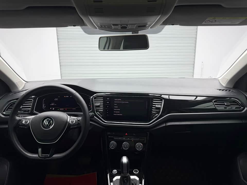 Volkswagen T-ROC exploring Songs