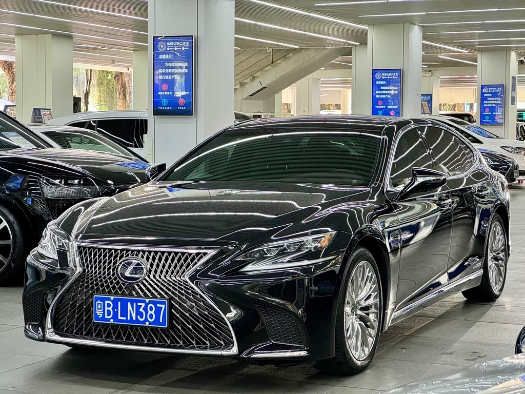 Lexus LS