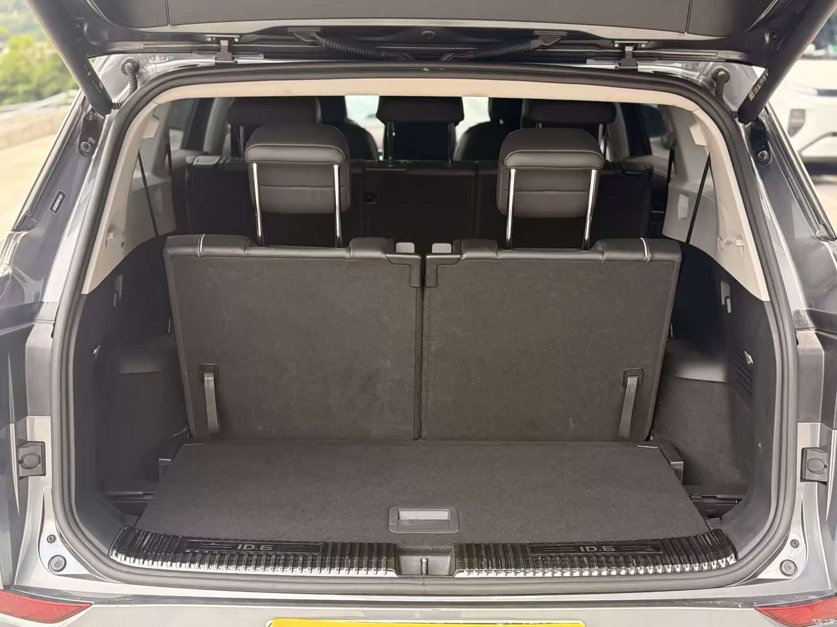 Volkswagen ID.6, 2024 6