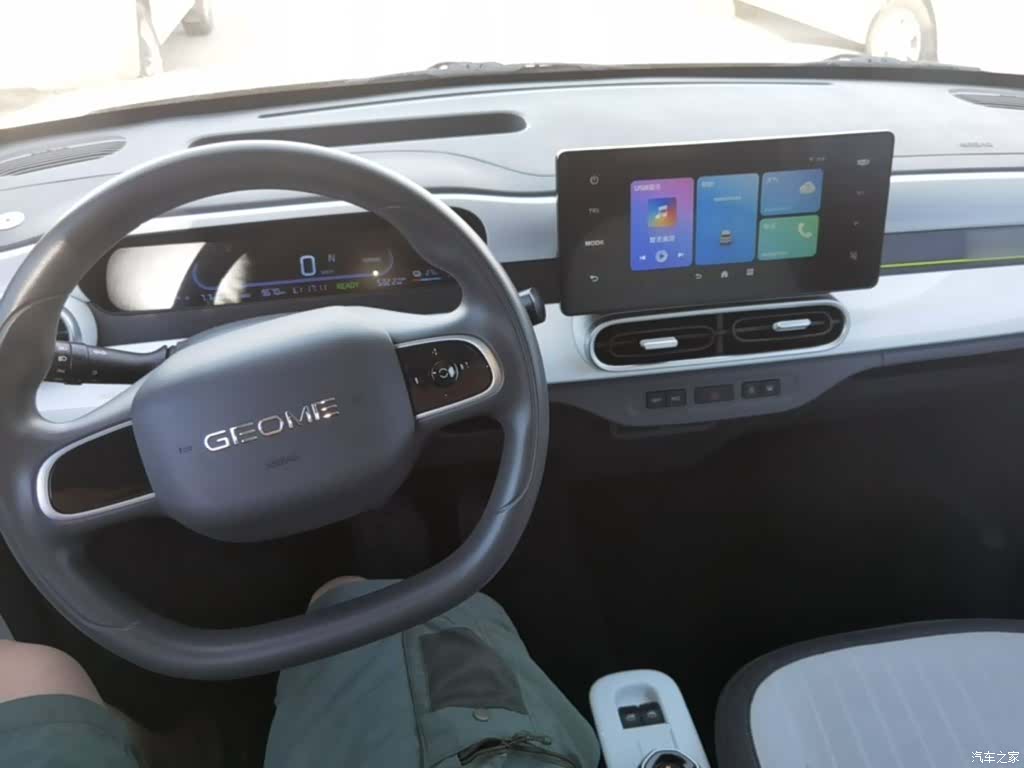 Geely Panda, 2025 10