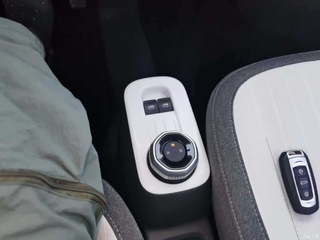 Geely Panda, 2025 14