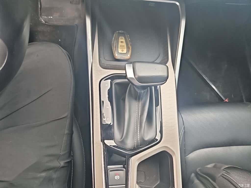 Geely Emgrand, 2023 14