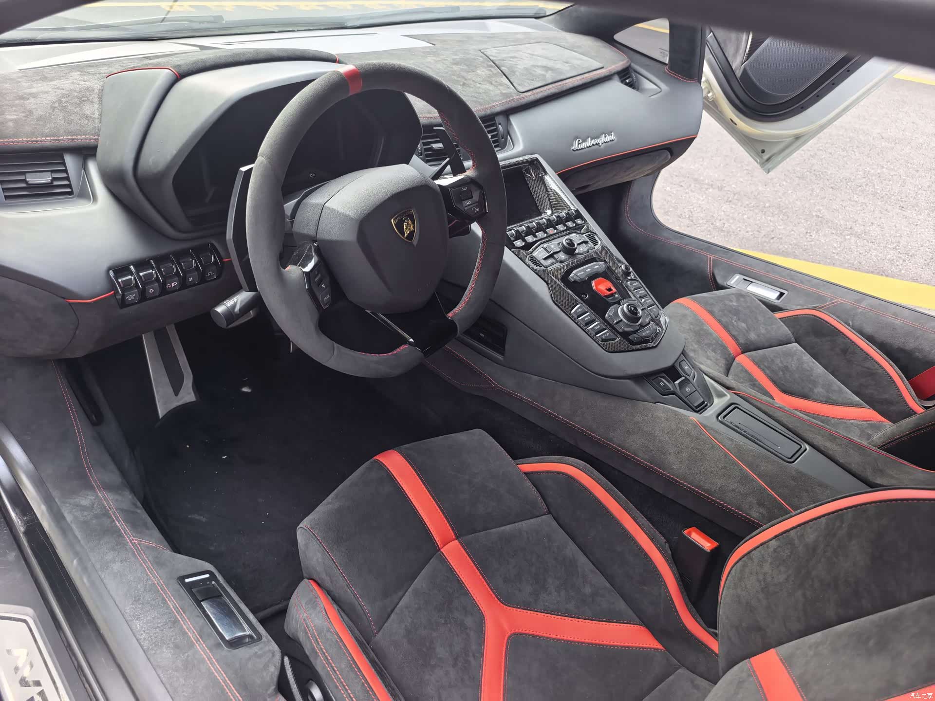Lamborghini Aventador, 2013 4