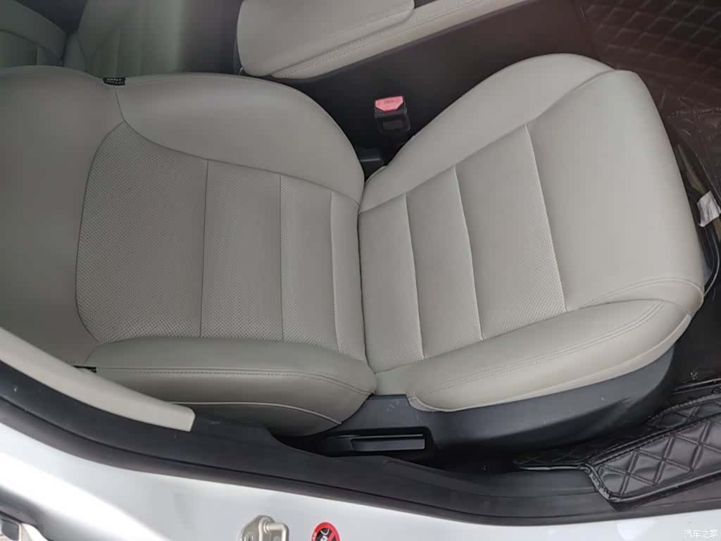 Geely Binray, 2019 25