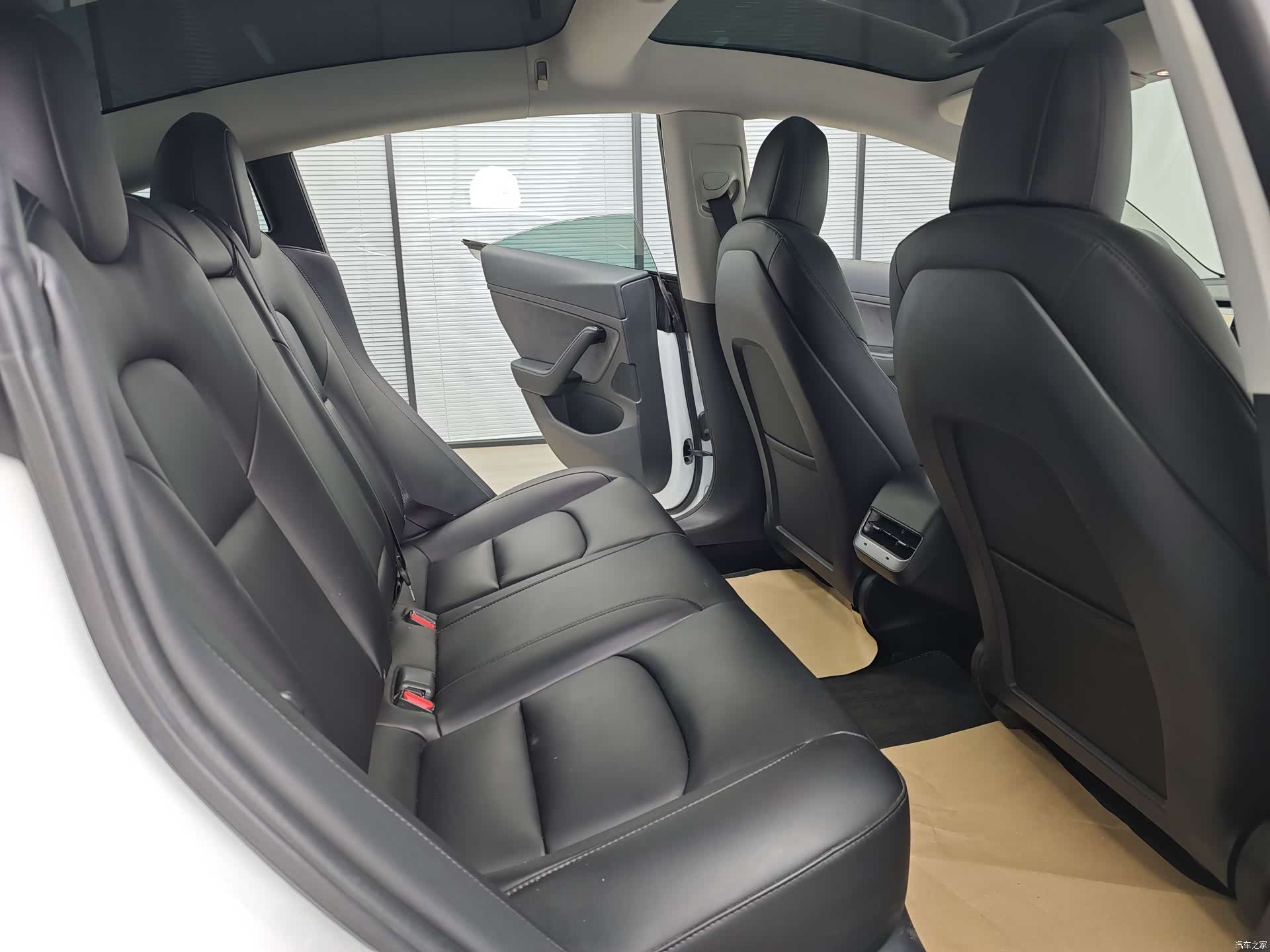 Tesla Model 3, 2020 46