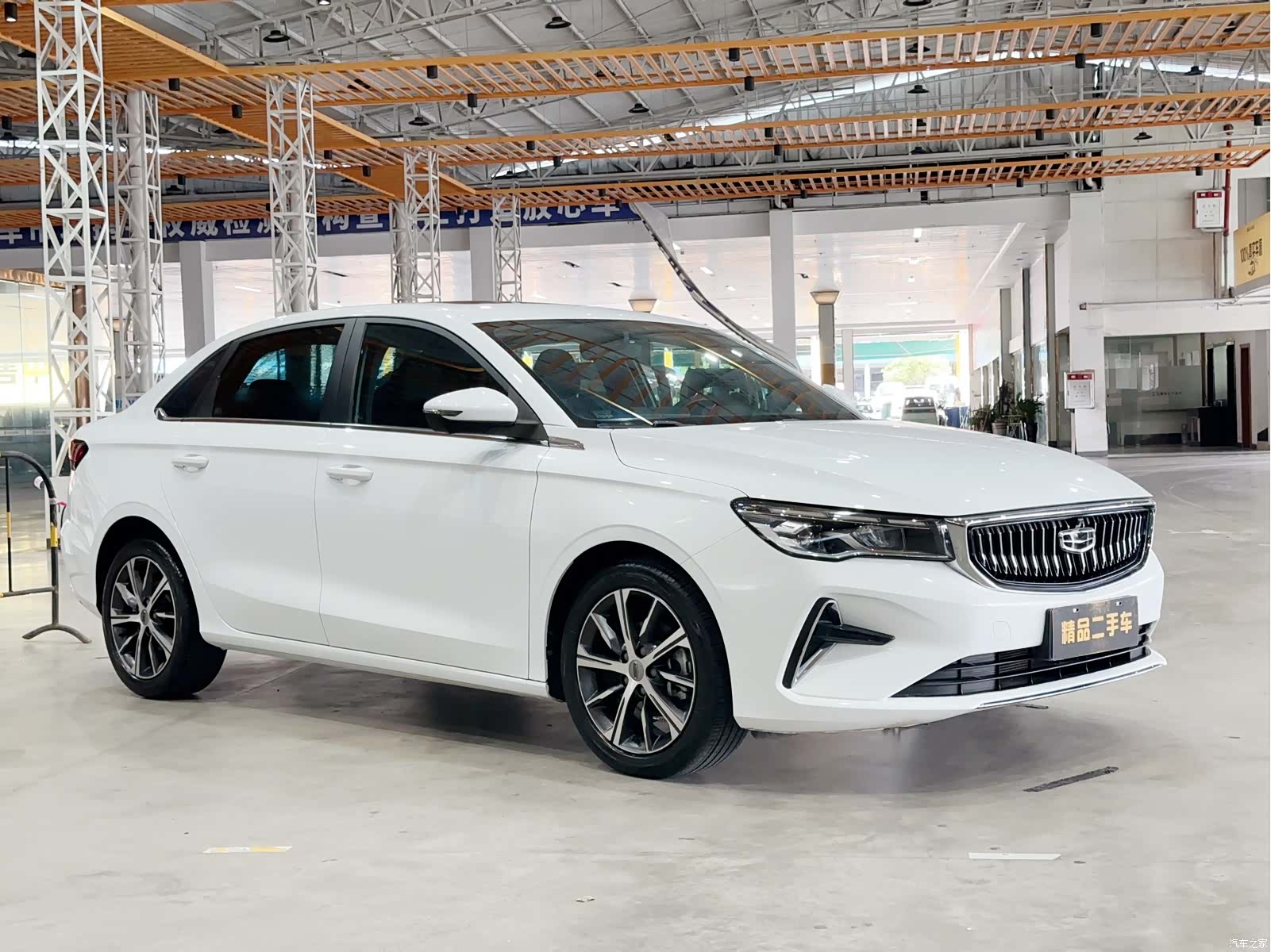 Geely Emgrand, 2022 4