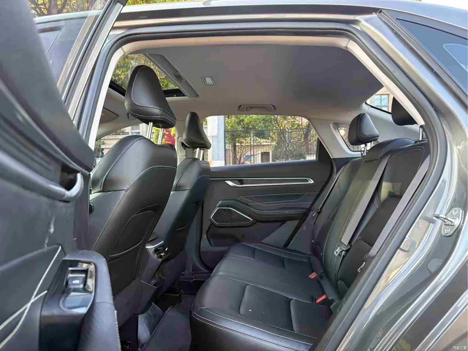 Geely Emgrand, 2022 10