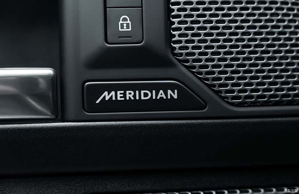 Land Rover Defender, 2023 21