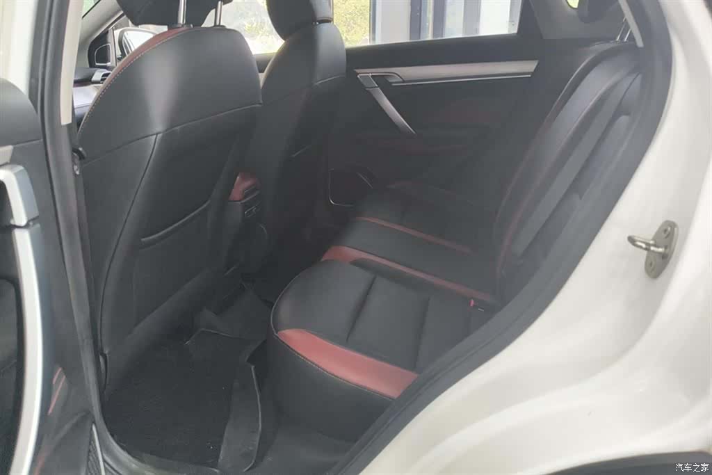 Geely Coolray, 2021 11