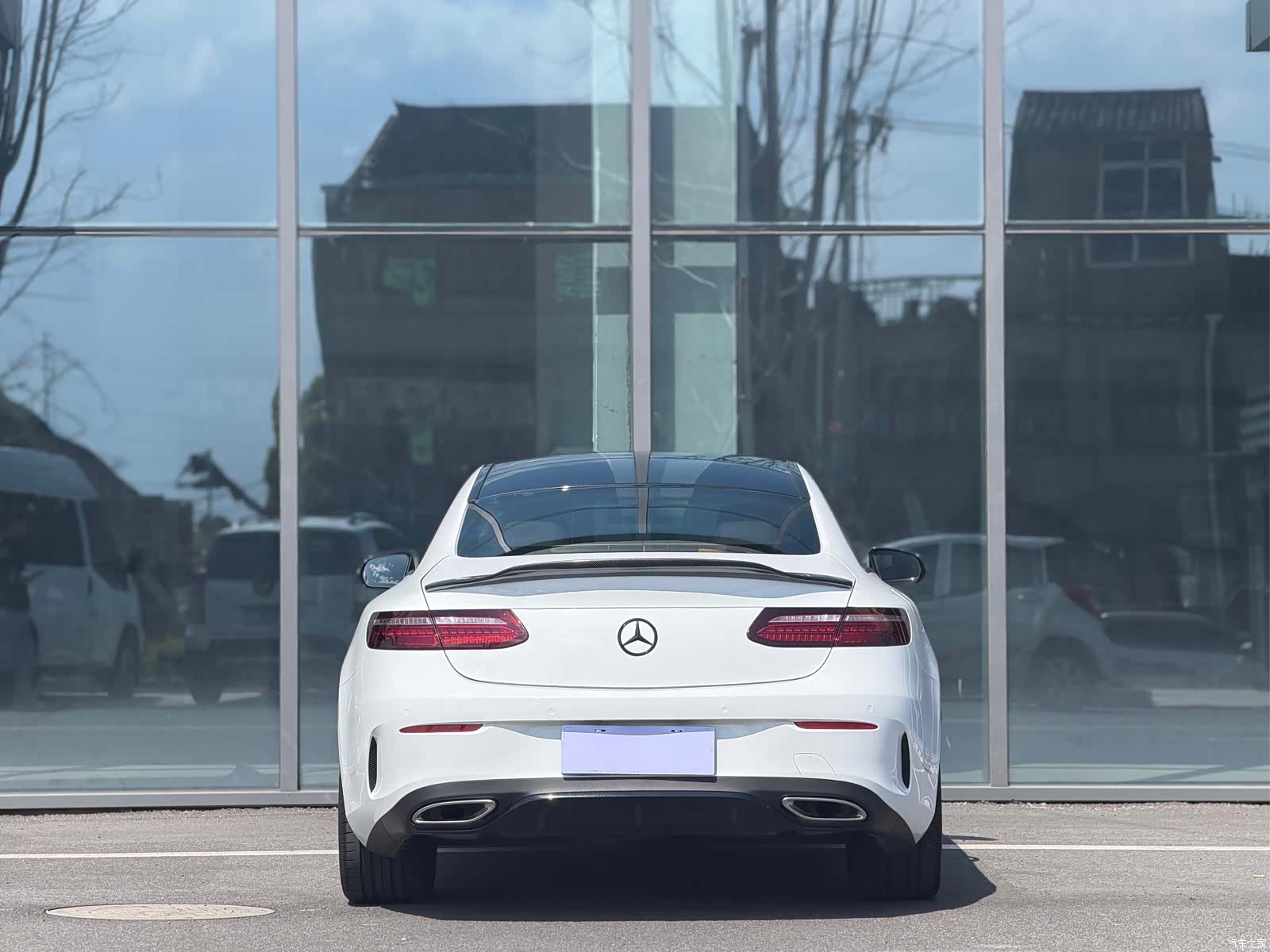 Mercedes-Benz E-Class, 2022 4