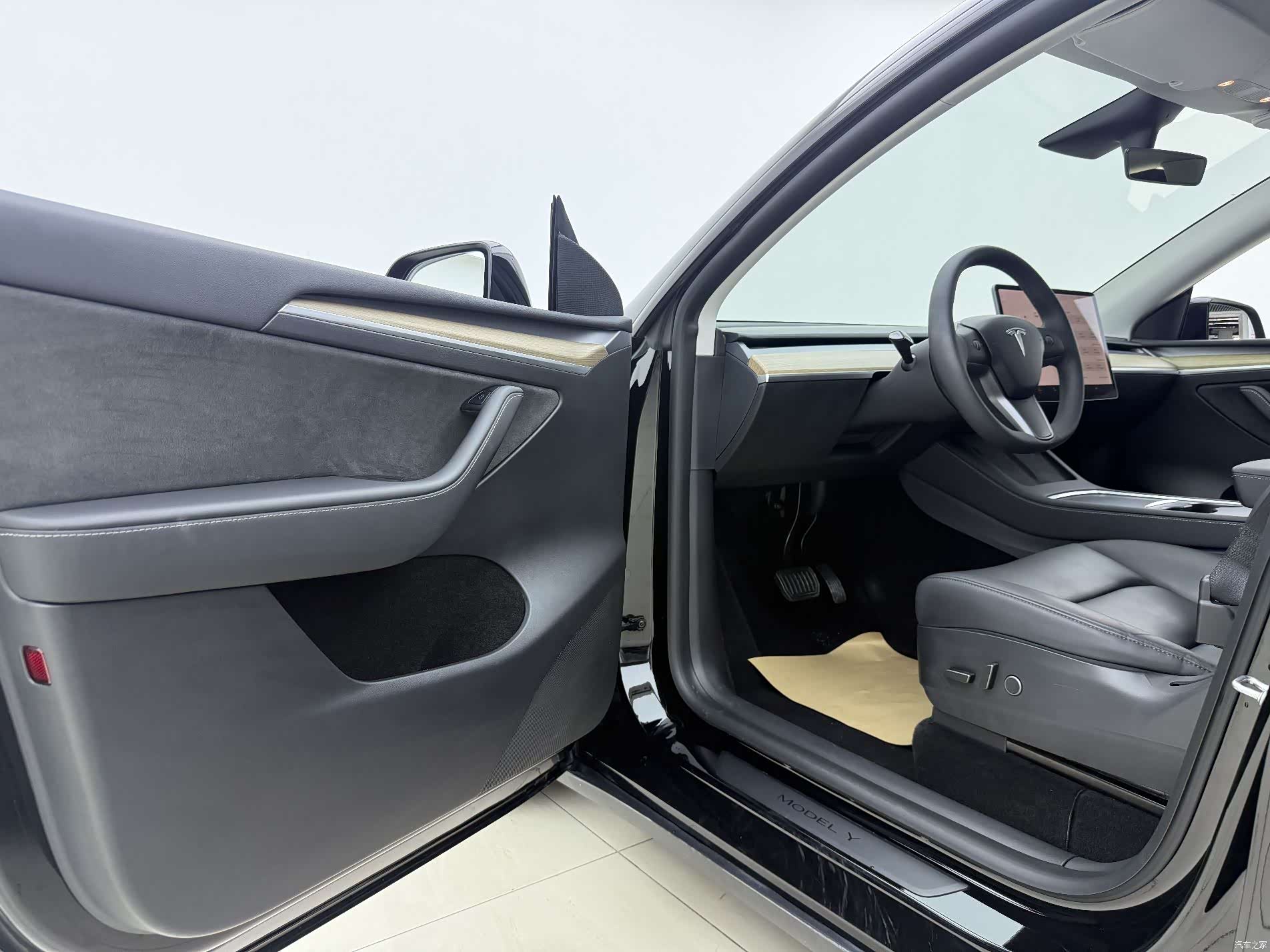 Tesla Model Y, 2021 4