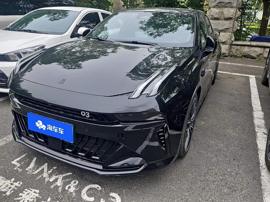 Lynk & Co 03