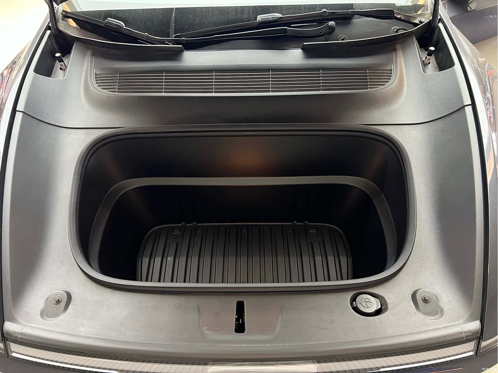 Tesla Model Y, 2025 15