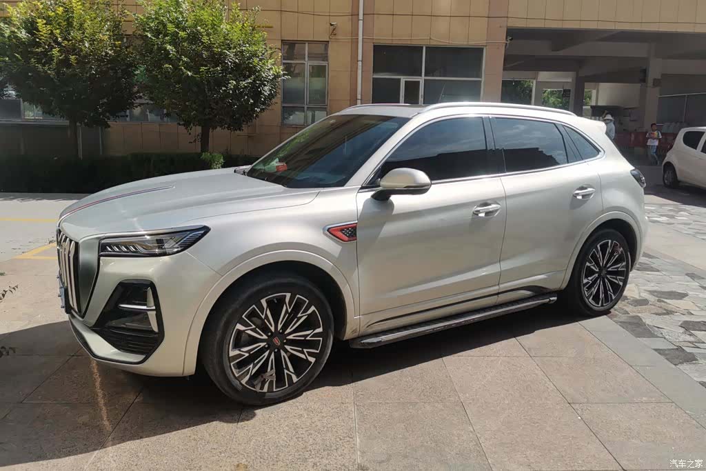 Hongqi HS5, 2024 1
