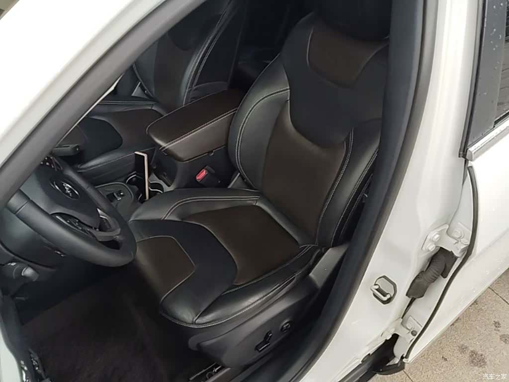 Jeep Cherokee, 2016 15
