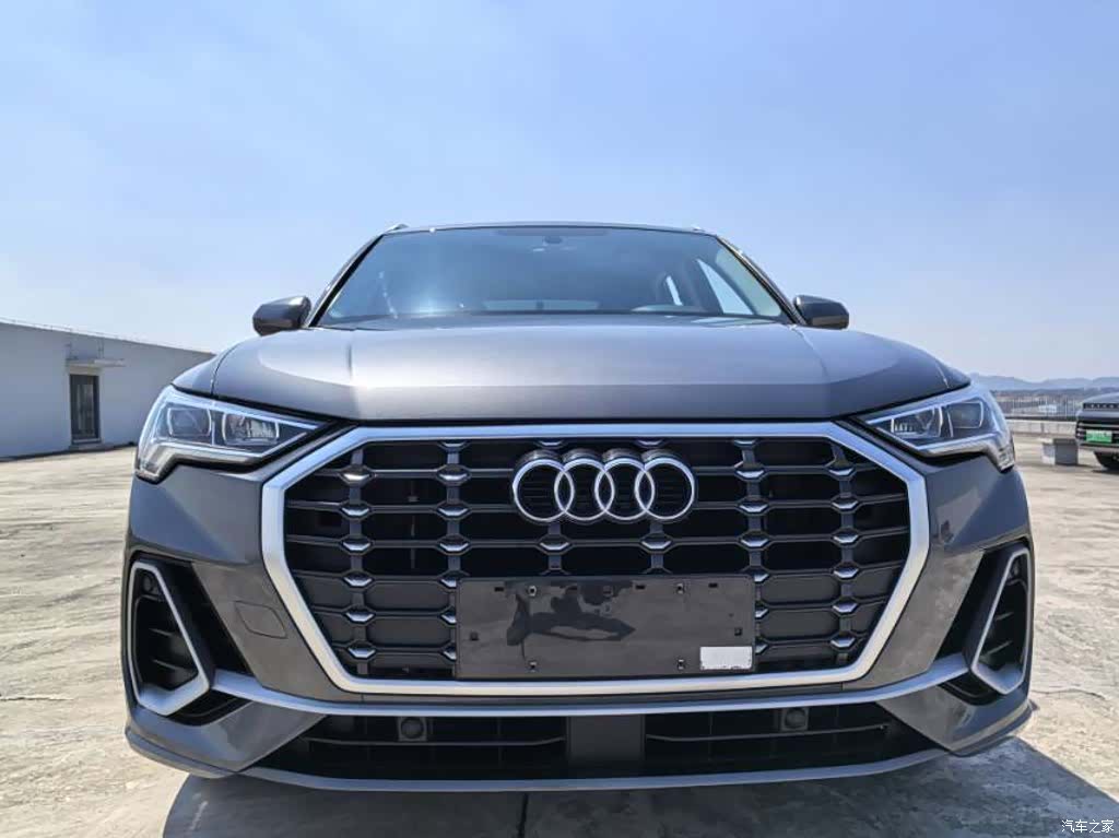 Audi Q3, 2022 3