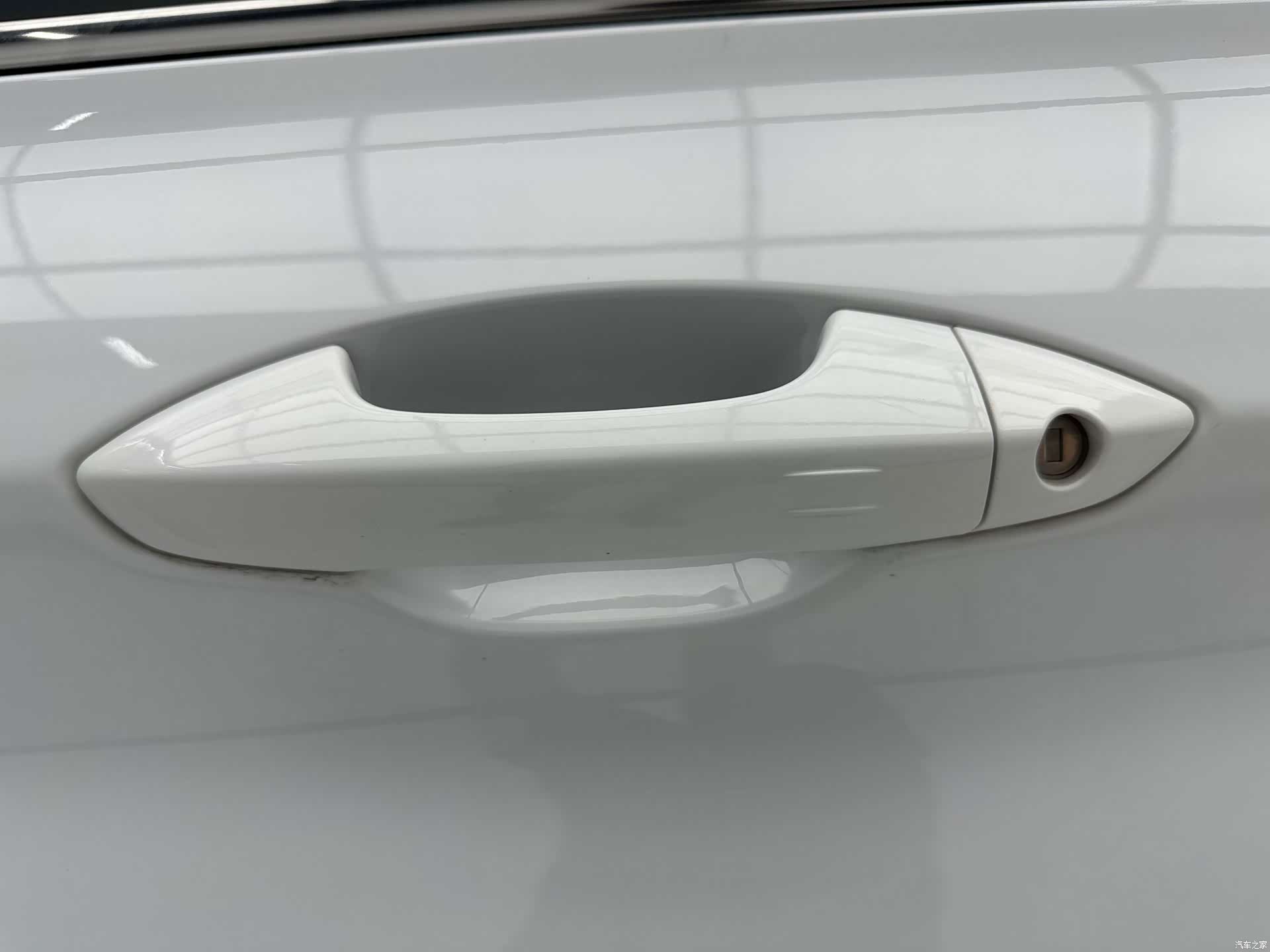 Geely Coolray, 2022 11