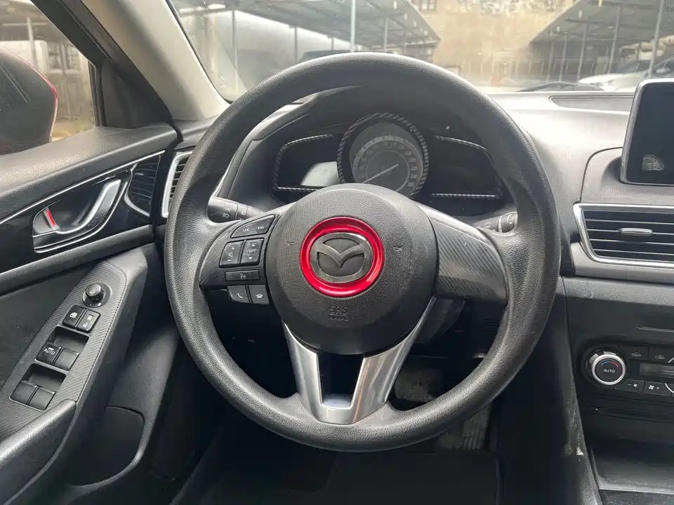 Mazda 3 Angkesaila