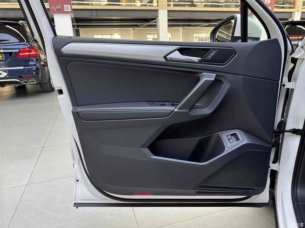 Volkswagen Tiguan L, 2020 14