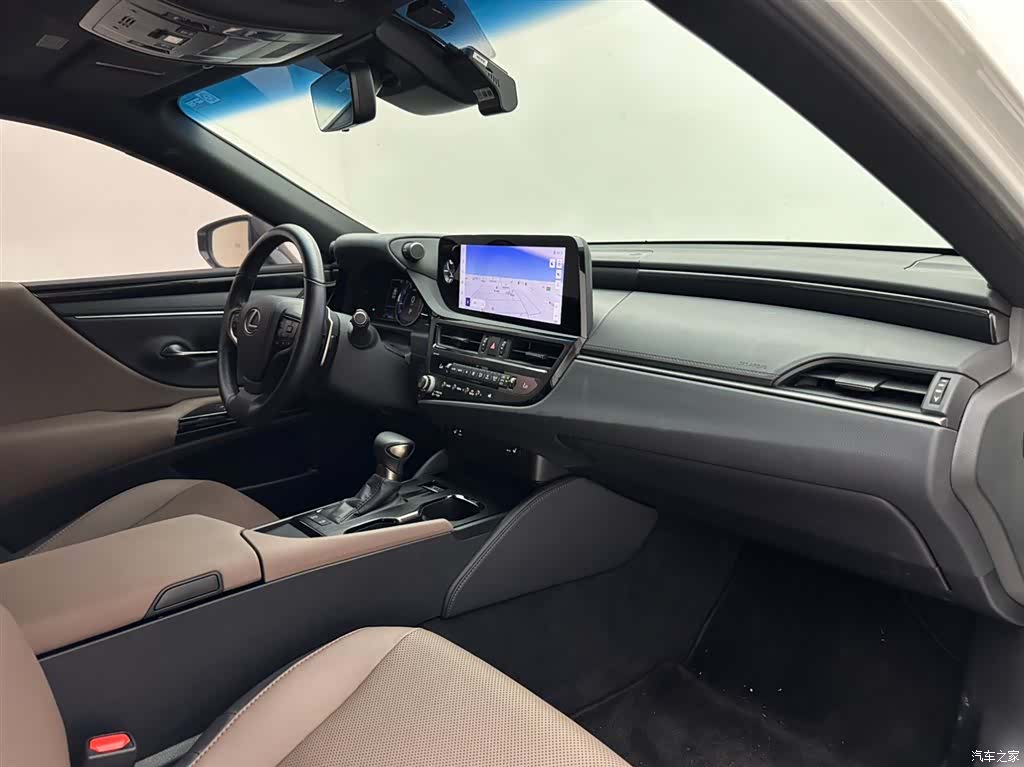 Lexus ES, 2024 11