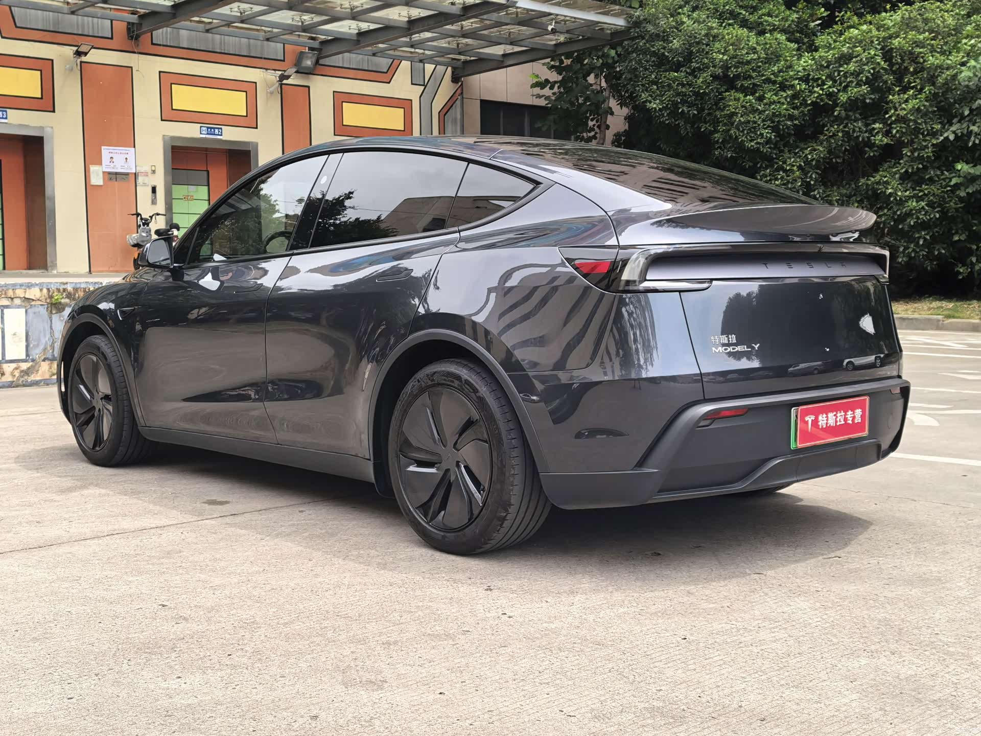Tesla Model Y, 2025 17