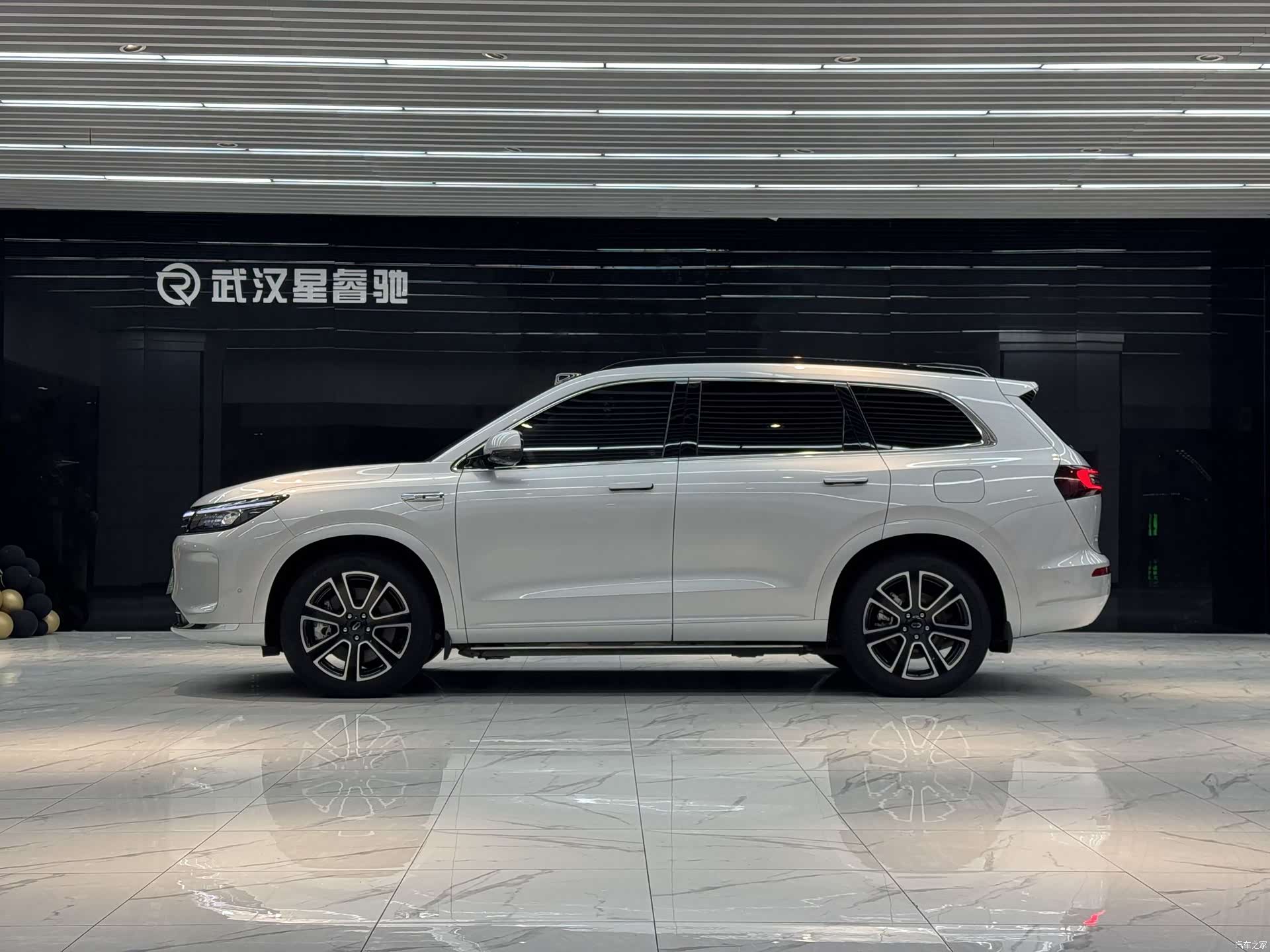 AITO M7, 2024 3