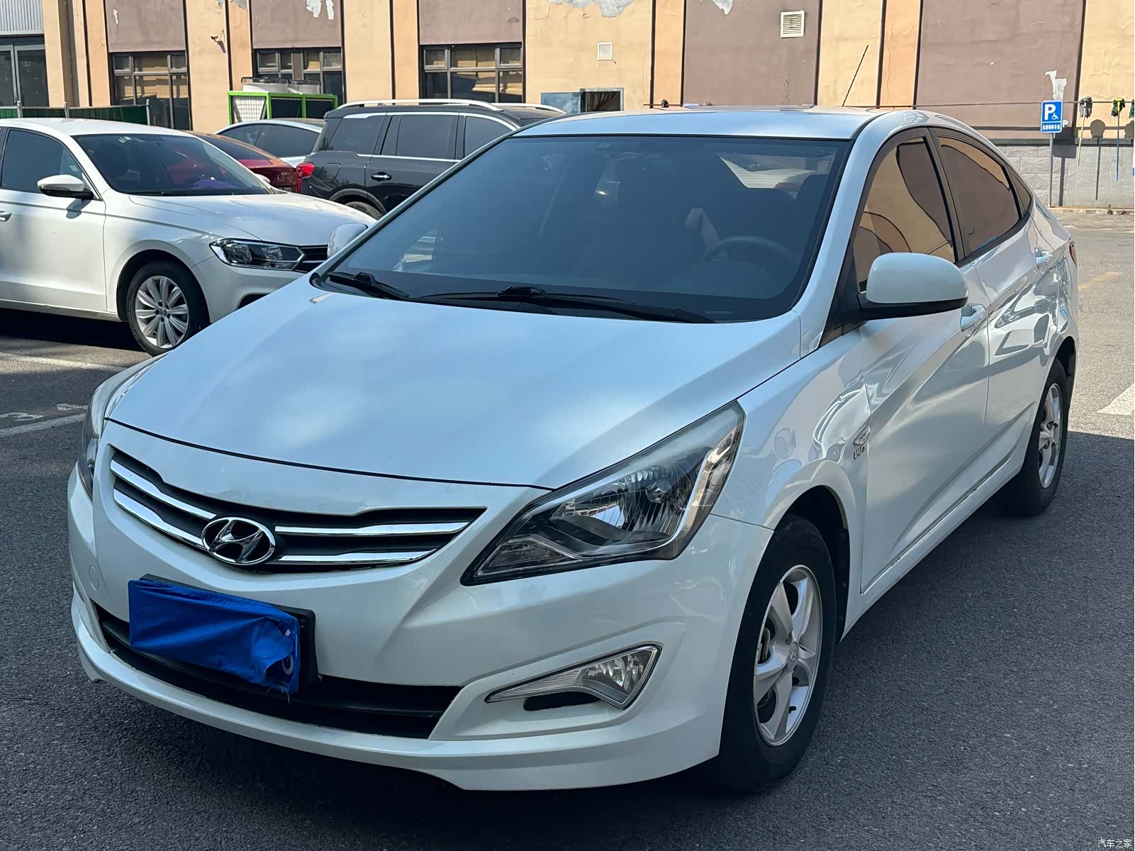 Hyundai GLS, 2016 1