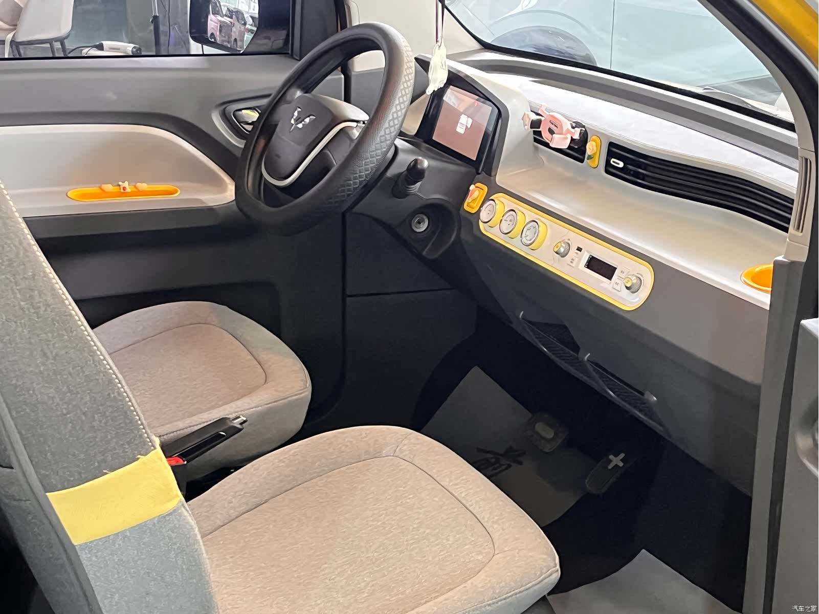 Wuling MINIEV, 2021 9