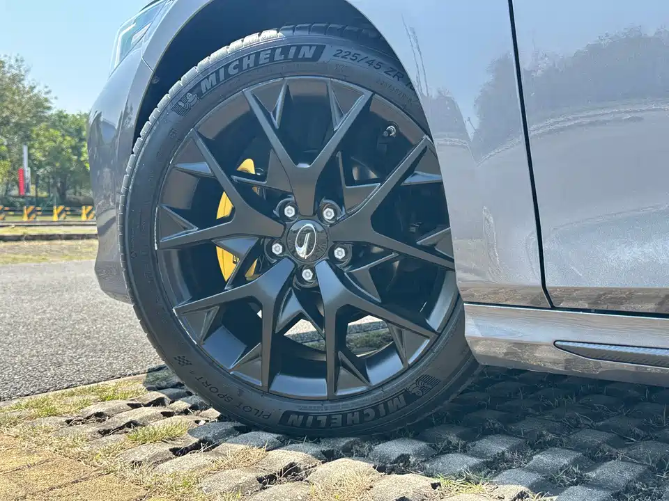 Trumpchi Shadow Leopard