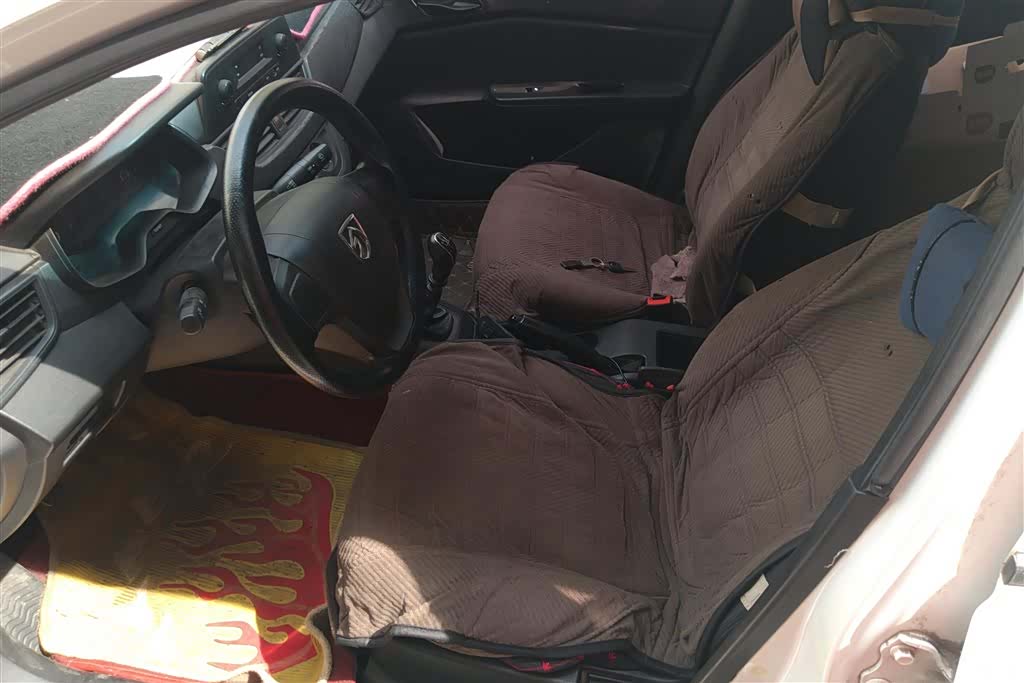 Wuling 310W, 2018 9