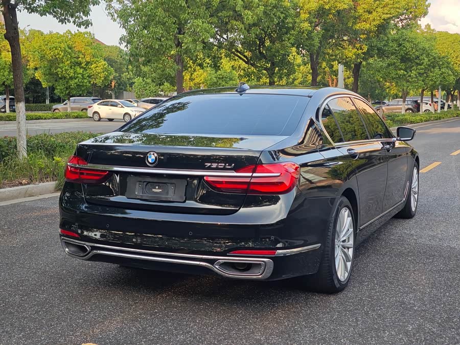 BMW 7-Series 2017, фото 29