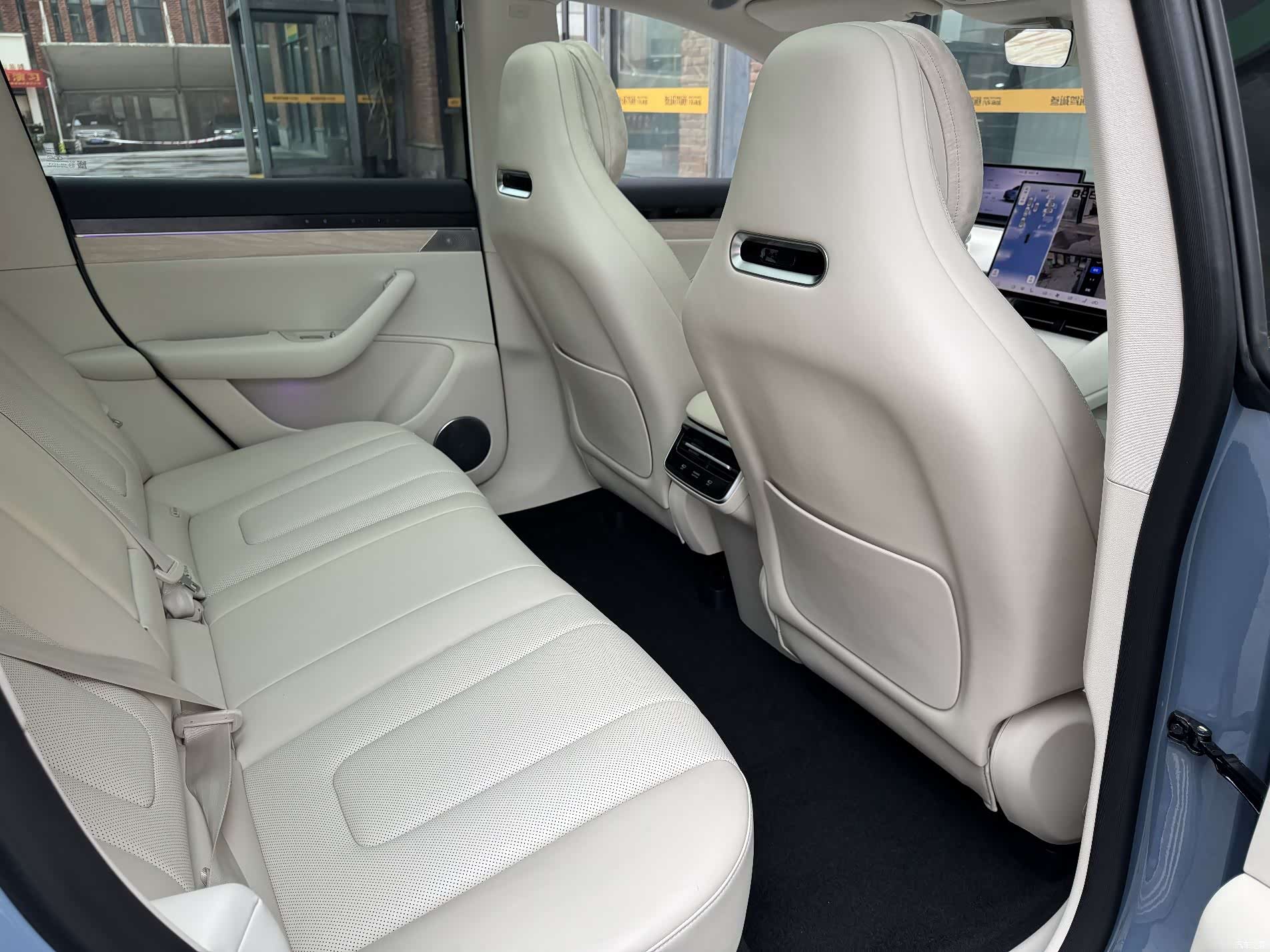 Luxeed R7, 2025 17