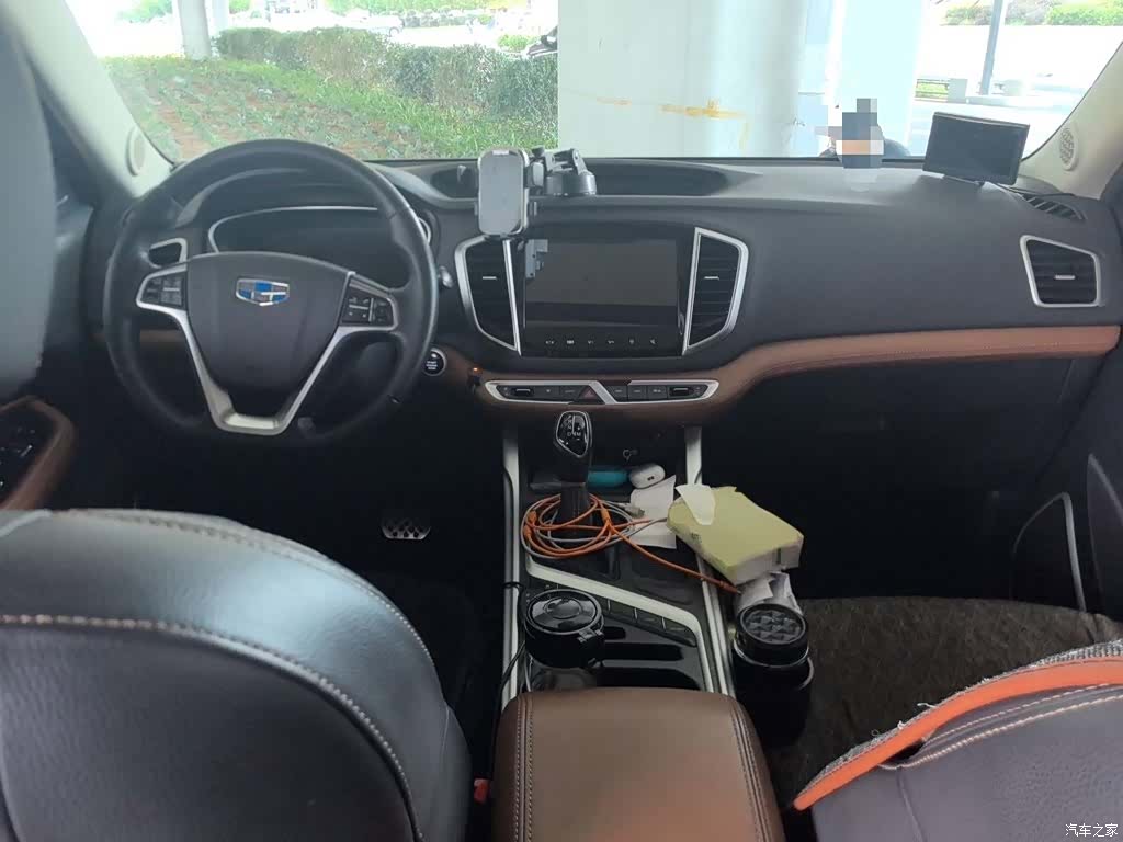 Geely X6, 2019 13