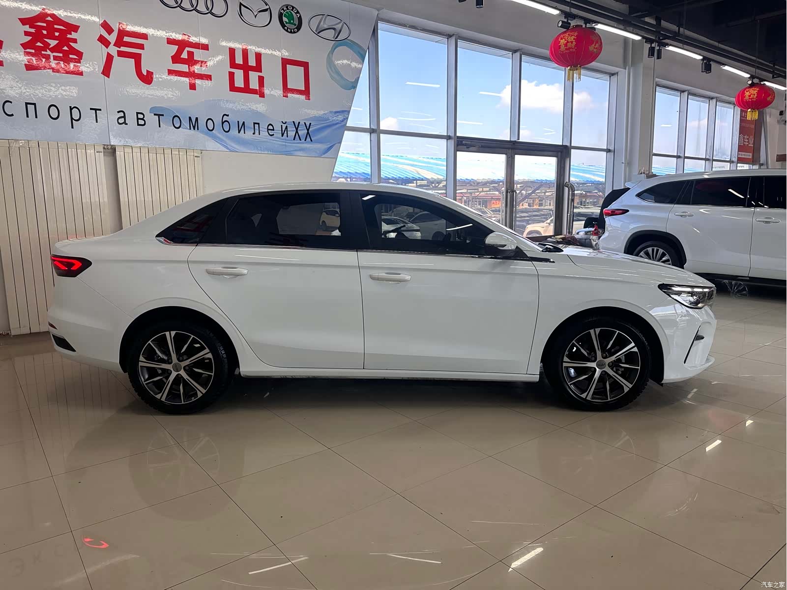 Geely Emgrand, 2022 4