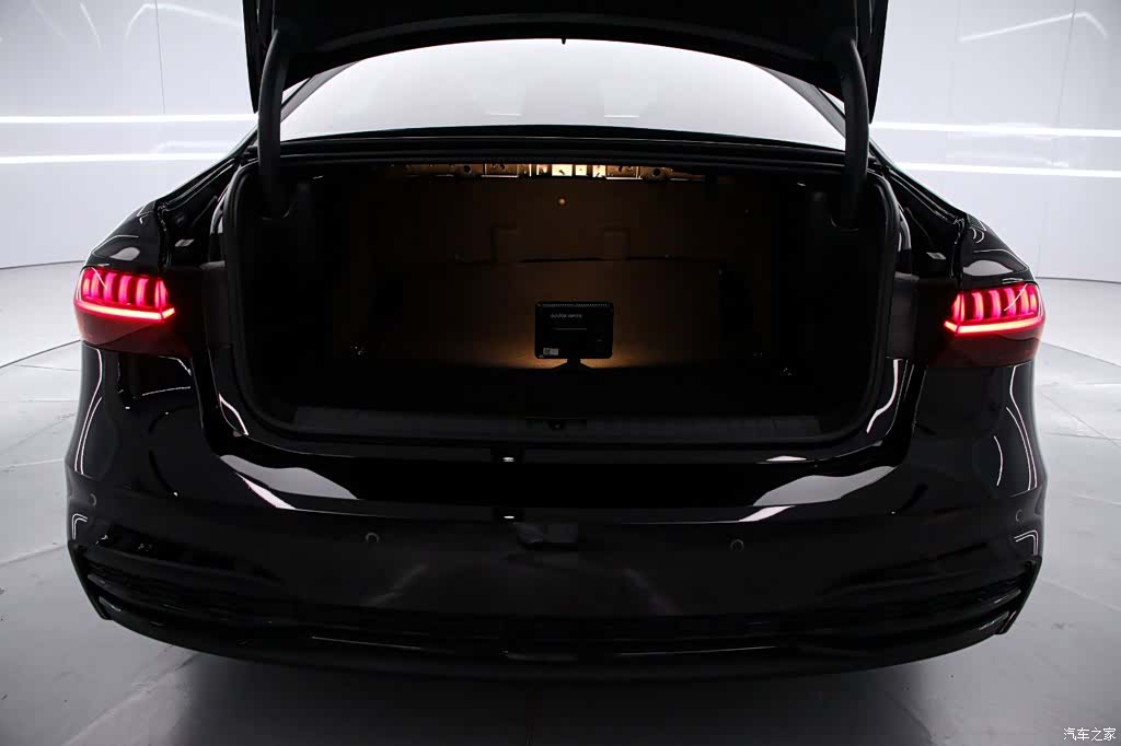 Audi A7L, 2023 15