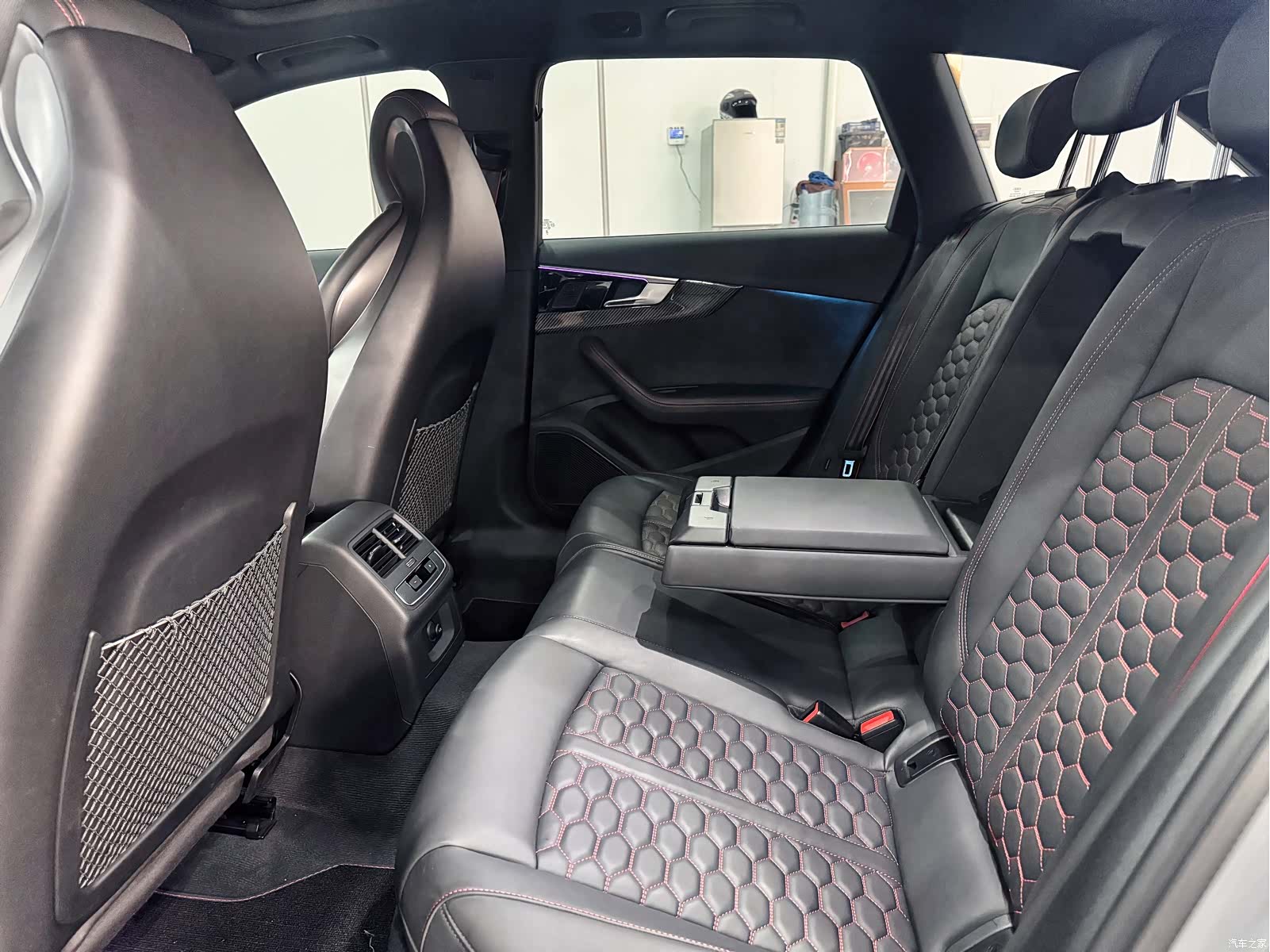 Audi RS4, 2025 9
