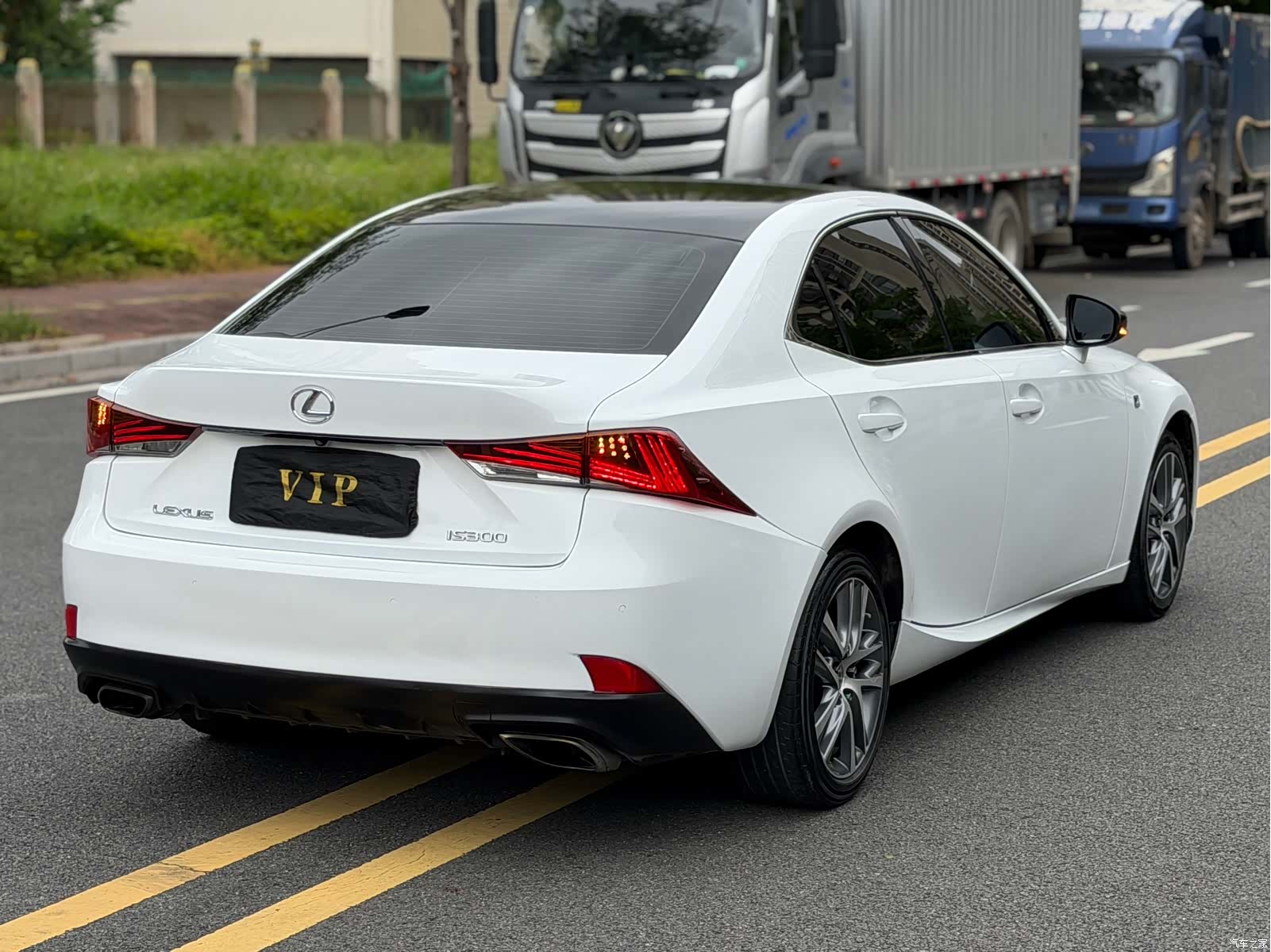Lexus IS, 2017 9