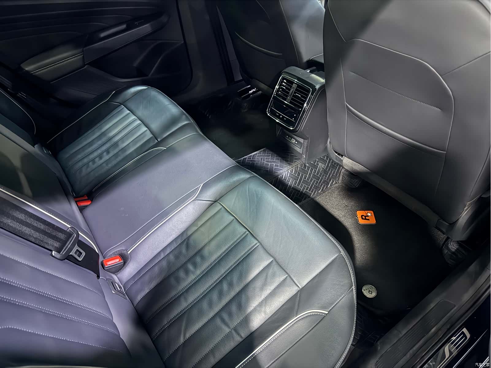Volkswagen Passat, 2023 10