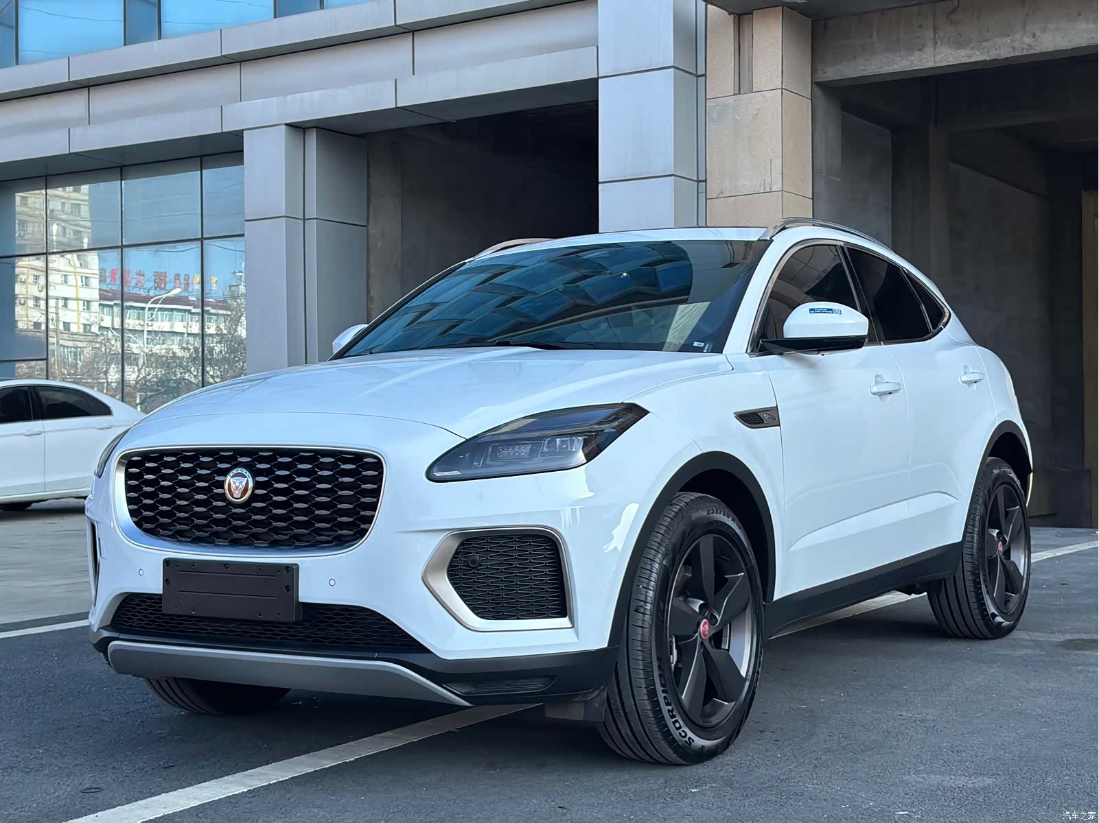 Land Rover E-PACE, 2025 1