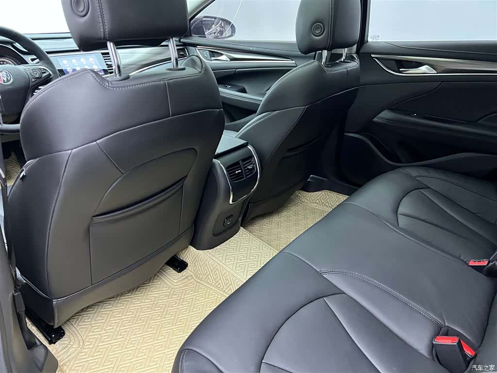 Buick LaCrosse, 2022 23