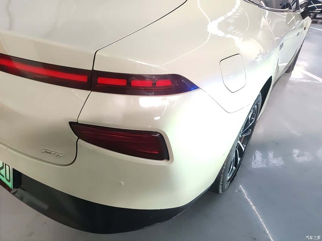 Xpeng P7, 2021 8