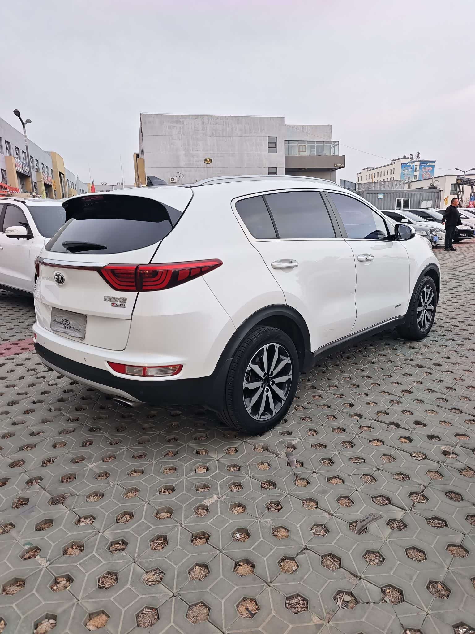 Kia KX5, 2016 9