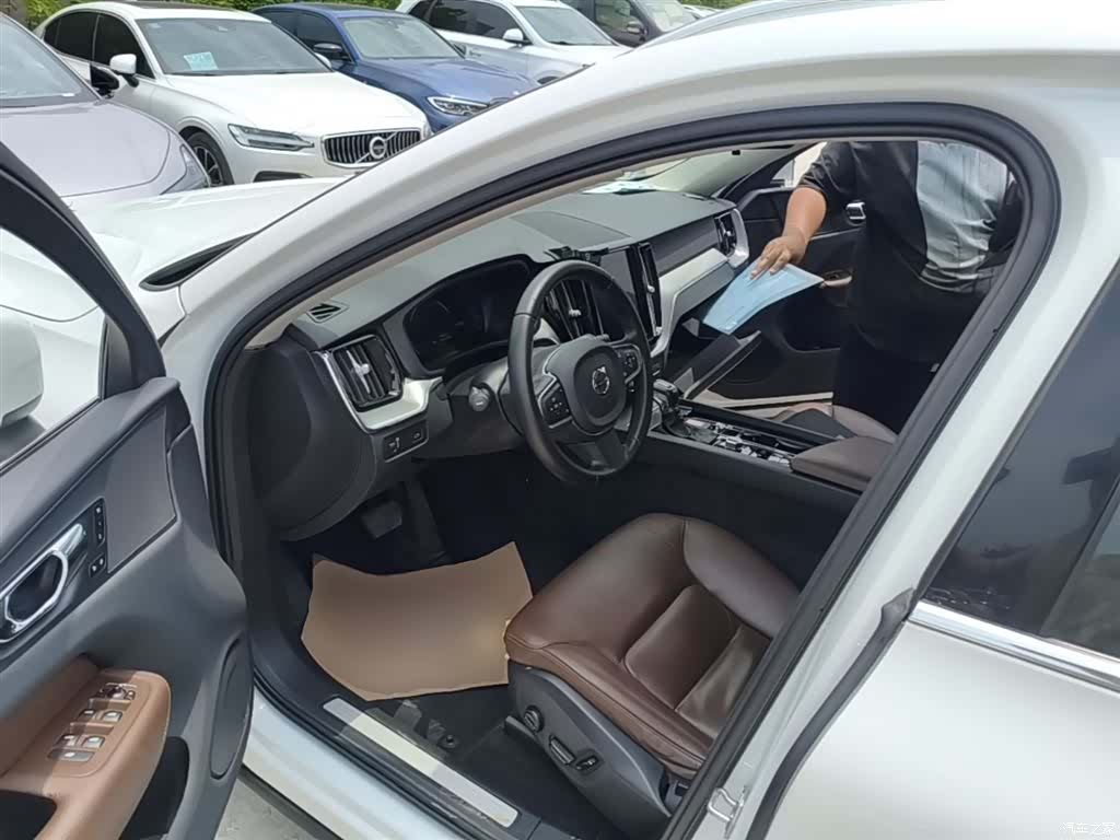 Volvo XC60, 2019 16