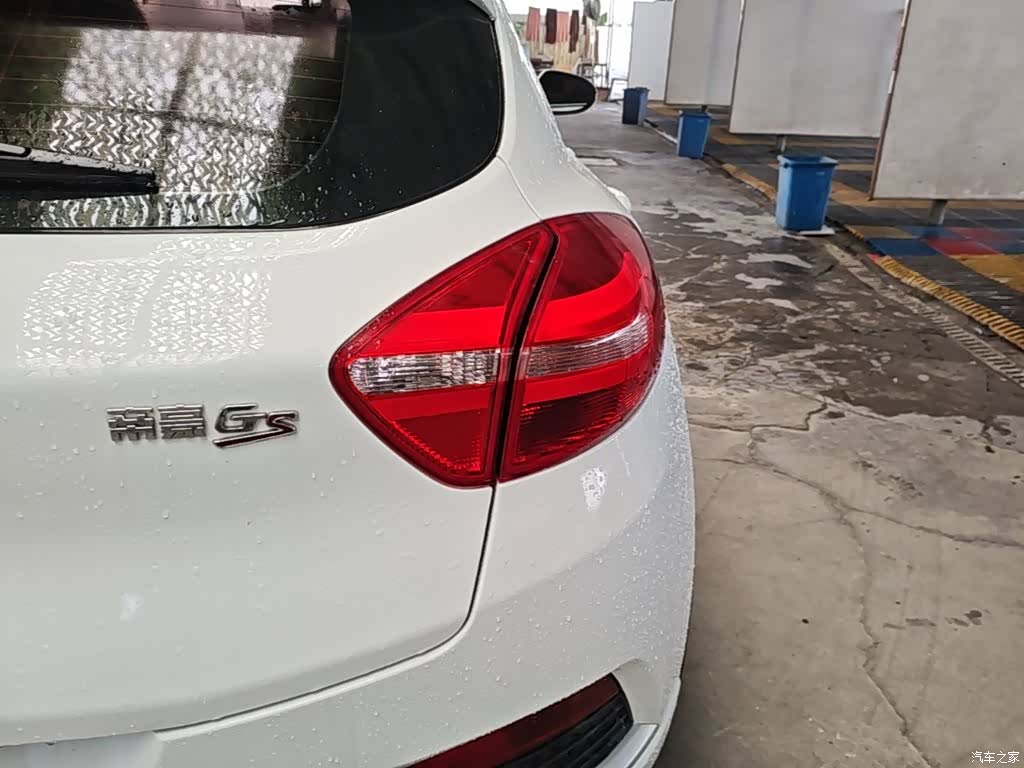 Geely Emgrand, 2017 8